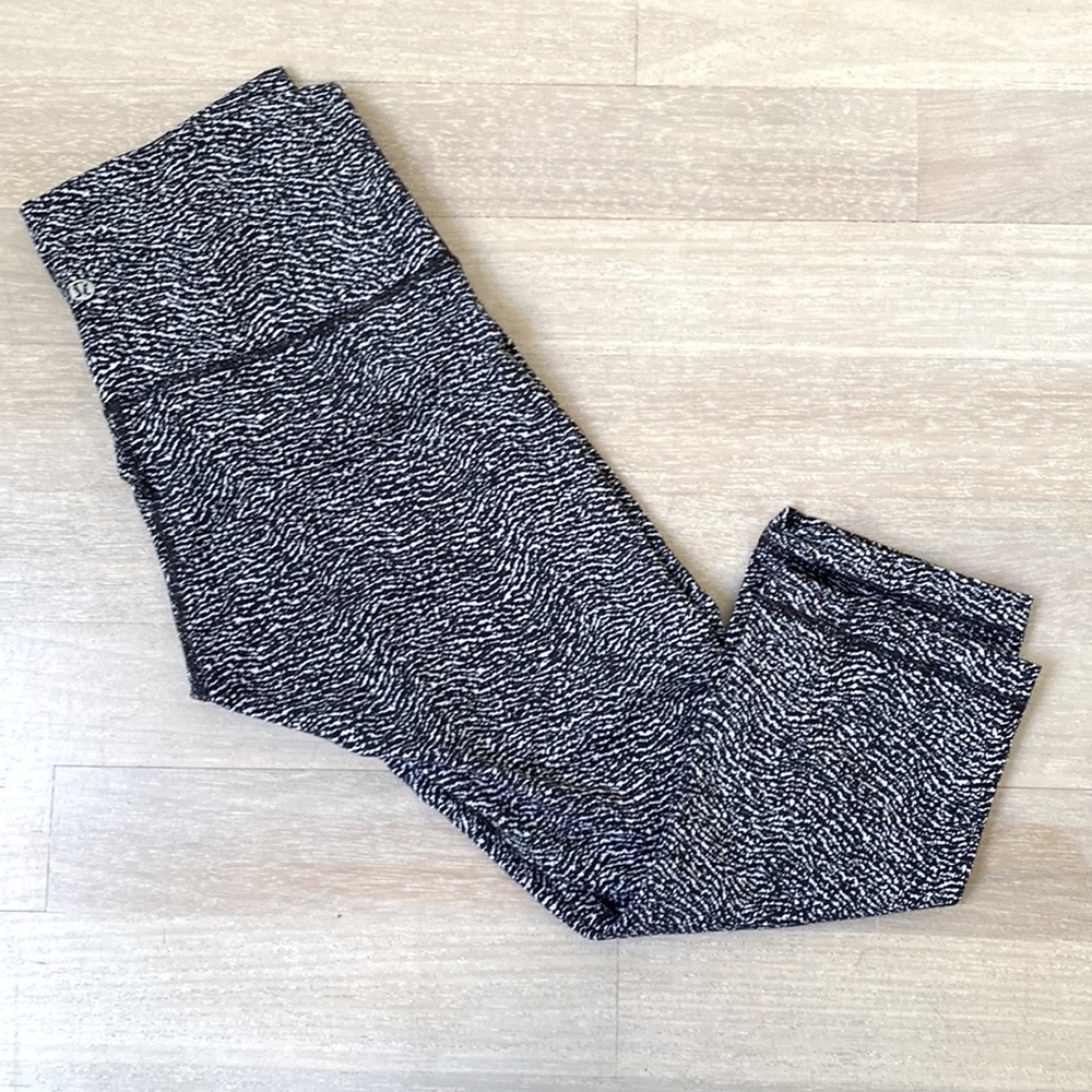 Lululemon Capri Leggings mid-rise 21” size 10